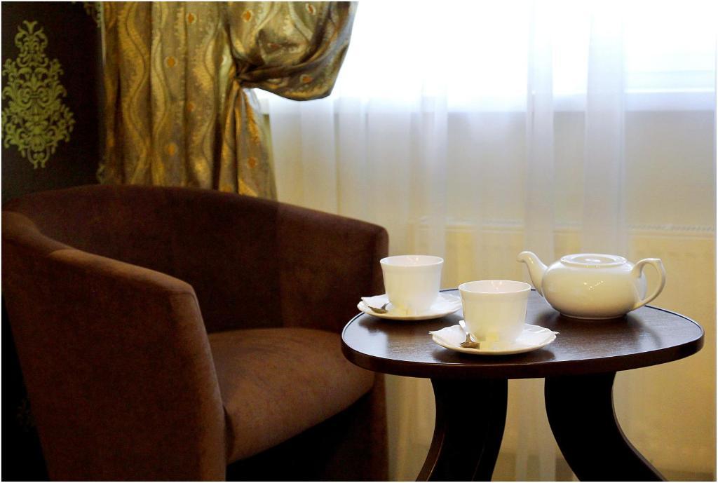 Siesta Hotel Kharkiv Ruang foto