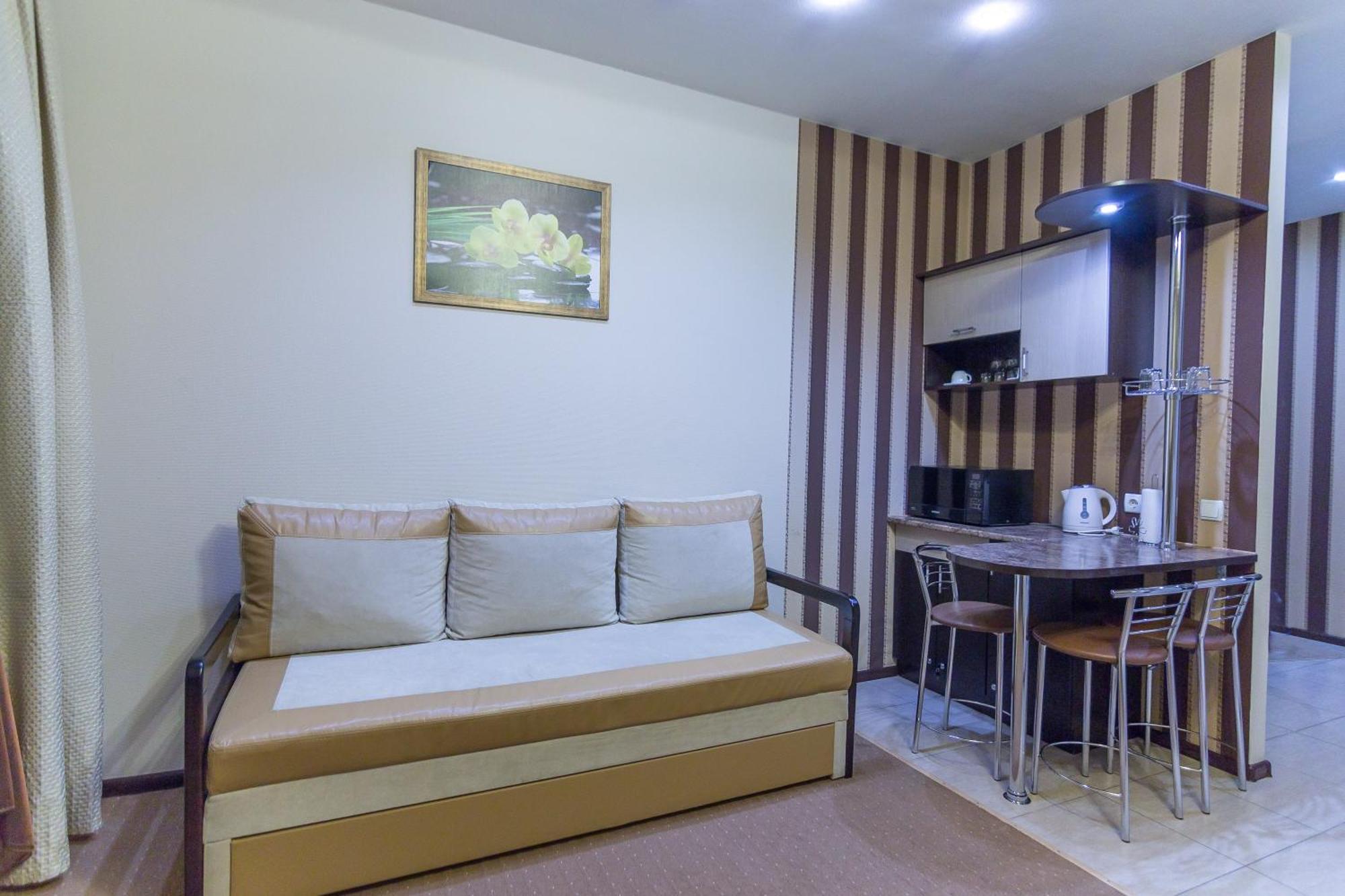 Siesta Hotel Kharkiv Bagian luar foto