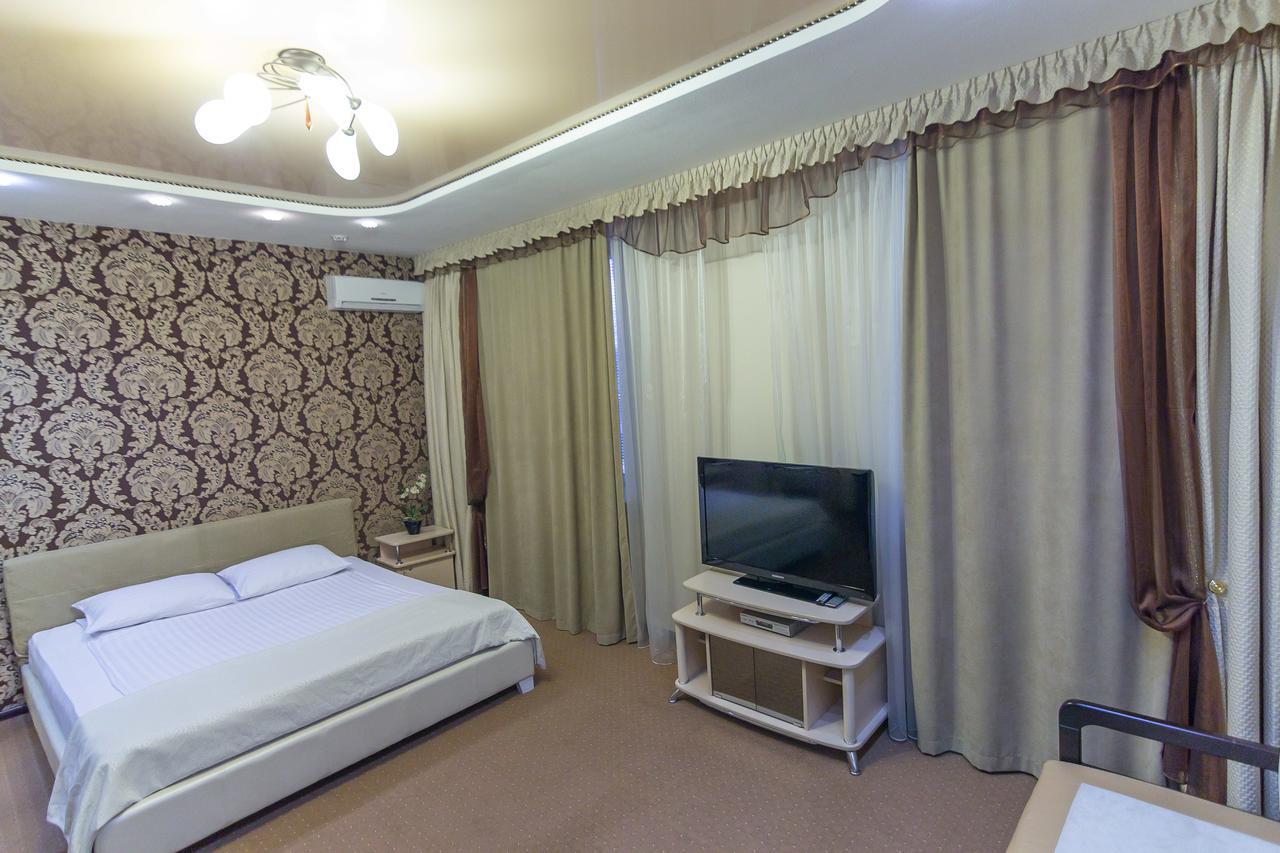 Siesta Hotel Kharkiv Bagian luar foto
