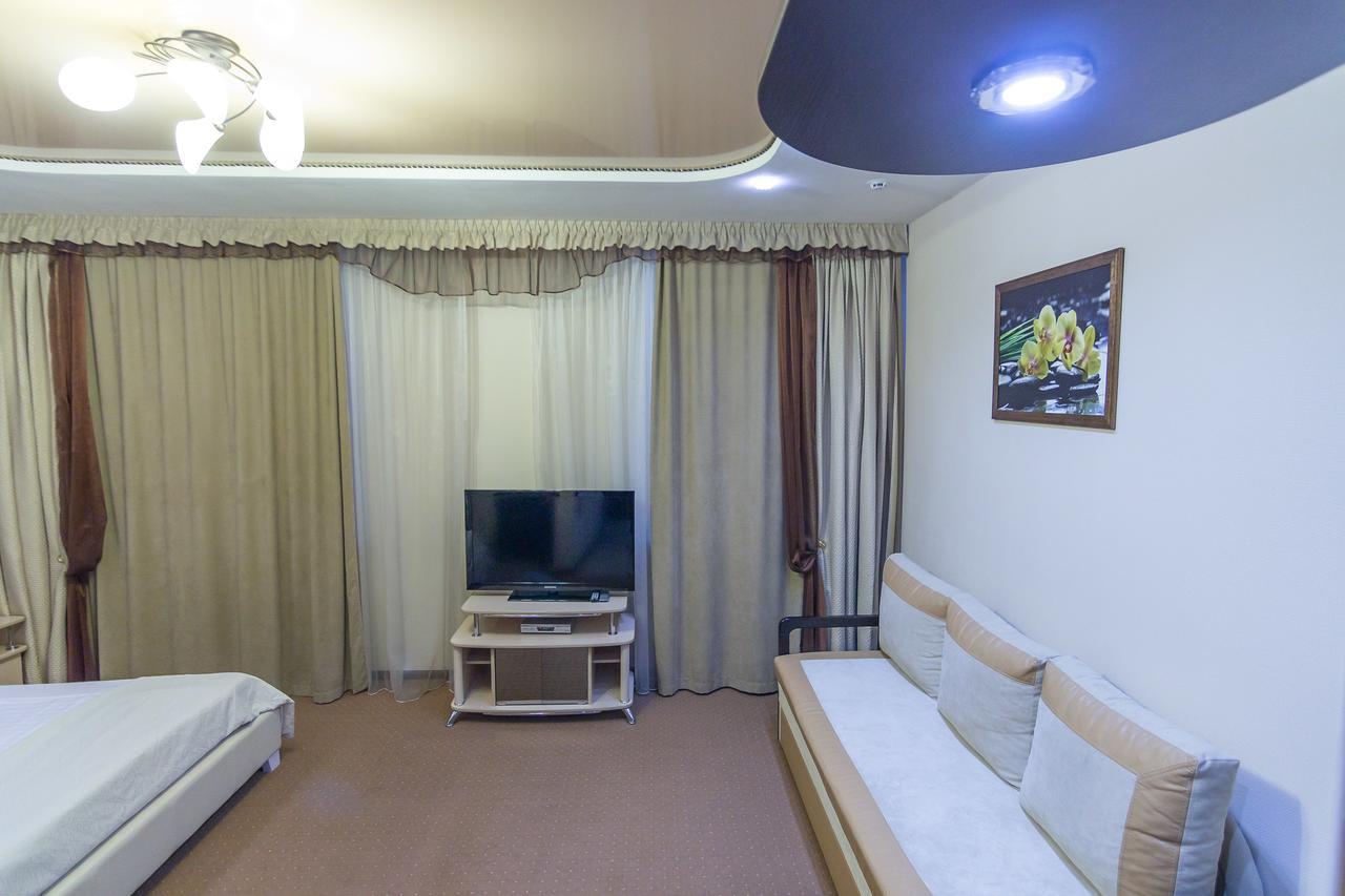 Siesta Hotel Kharkiv Bagian luar foto