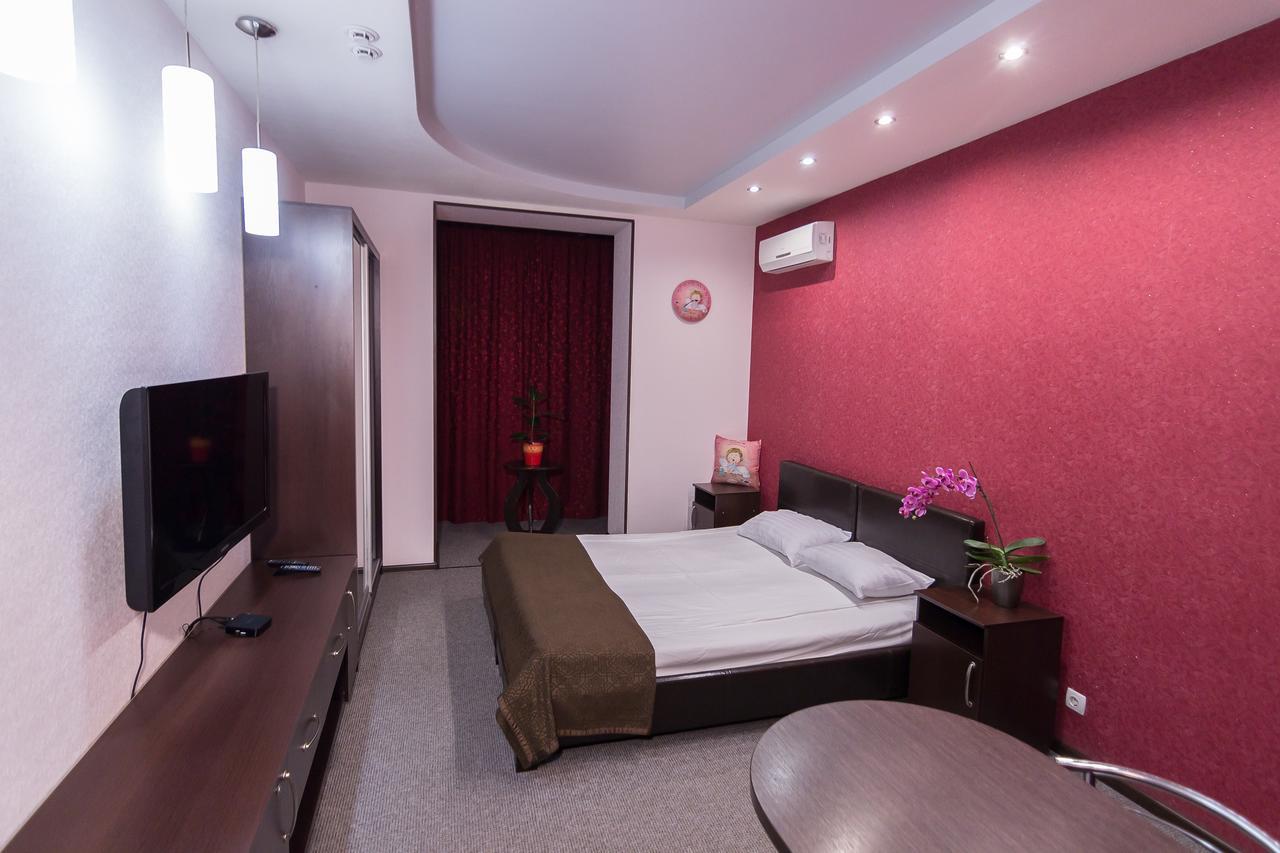 Siesta Hotel Kharkiv Bagian luar foto