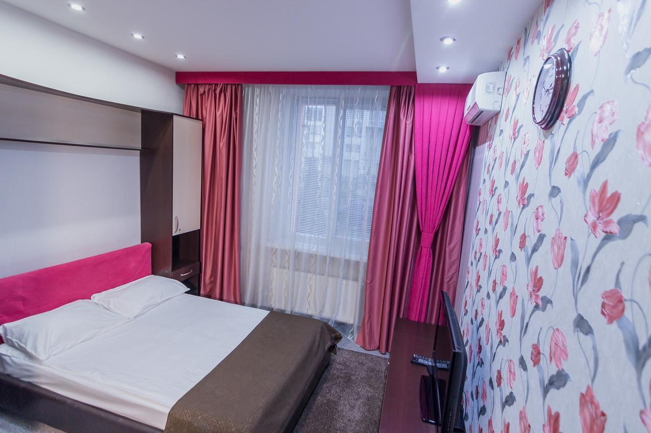 Siesta Hotel Kharkiv Bagian luar foto