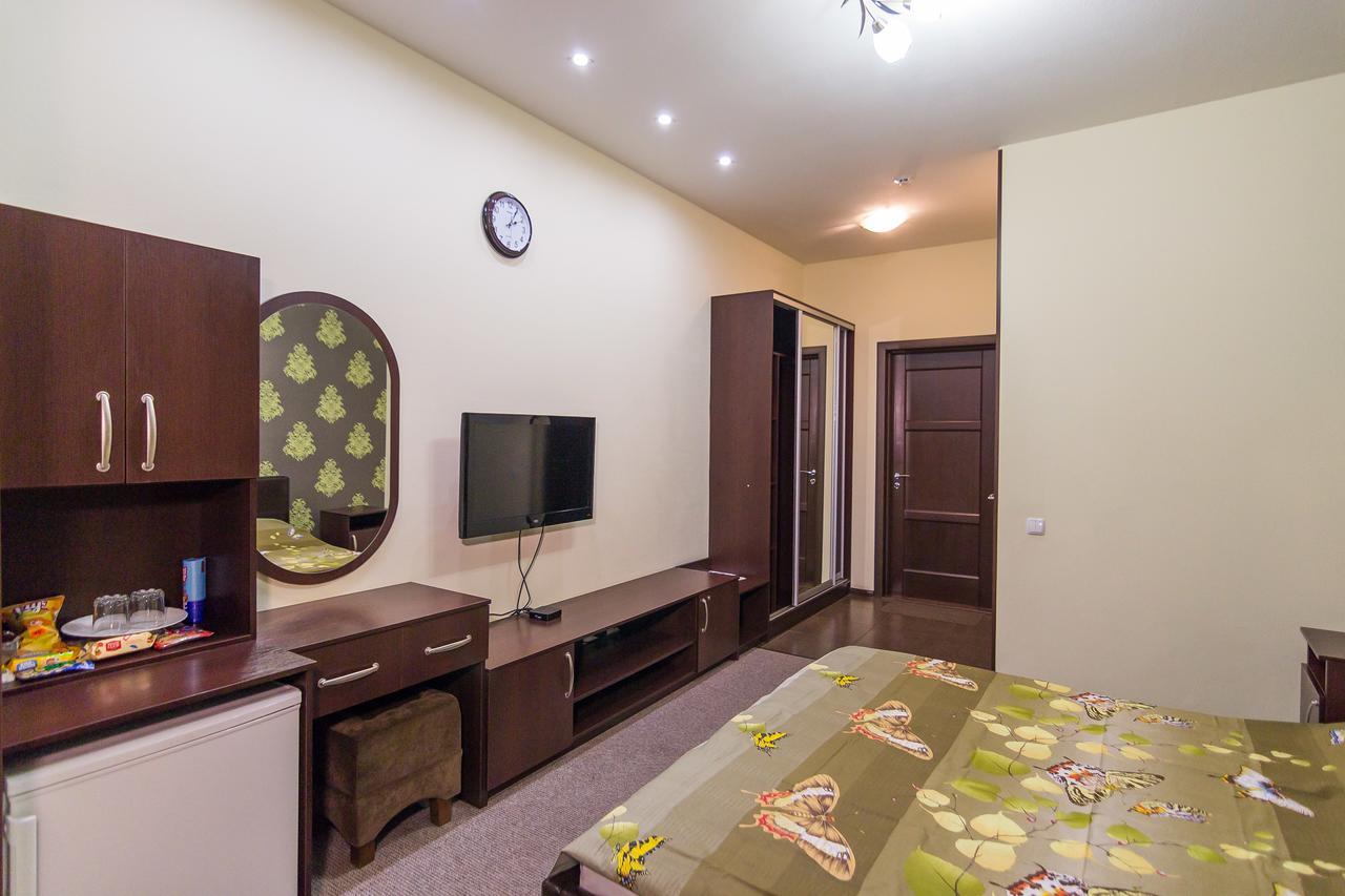 Siesta Hotel Kharkiv Bagian luar foto