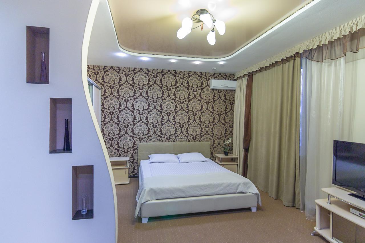 Siesta Hotel Kharkiv Bagian luar foto