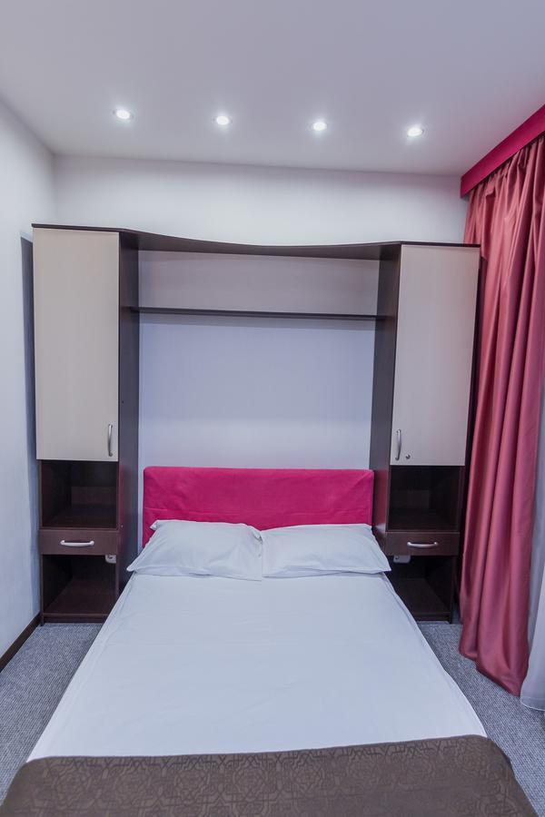 Siesta Hotel Kharkiv Bagian luar foto