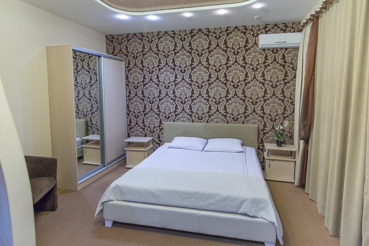 Siesta Hotel Kharkiv Bagian luar foto