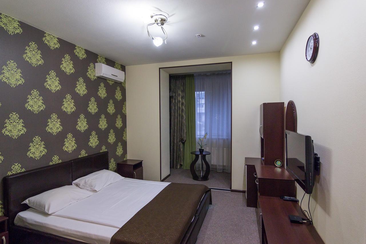 Siesta Hotel Kharkiv Bagian luar foto