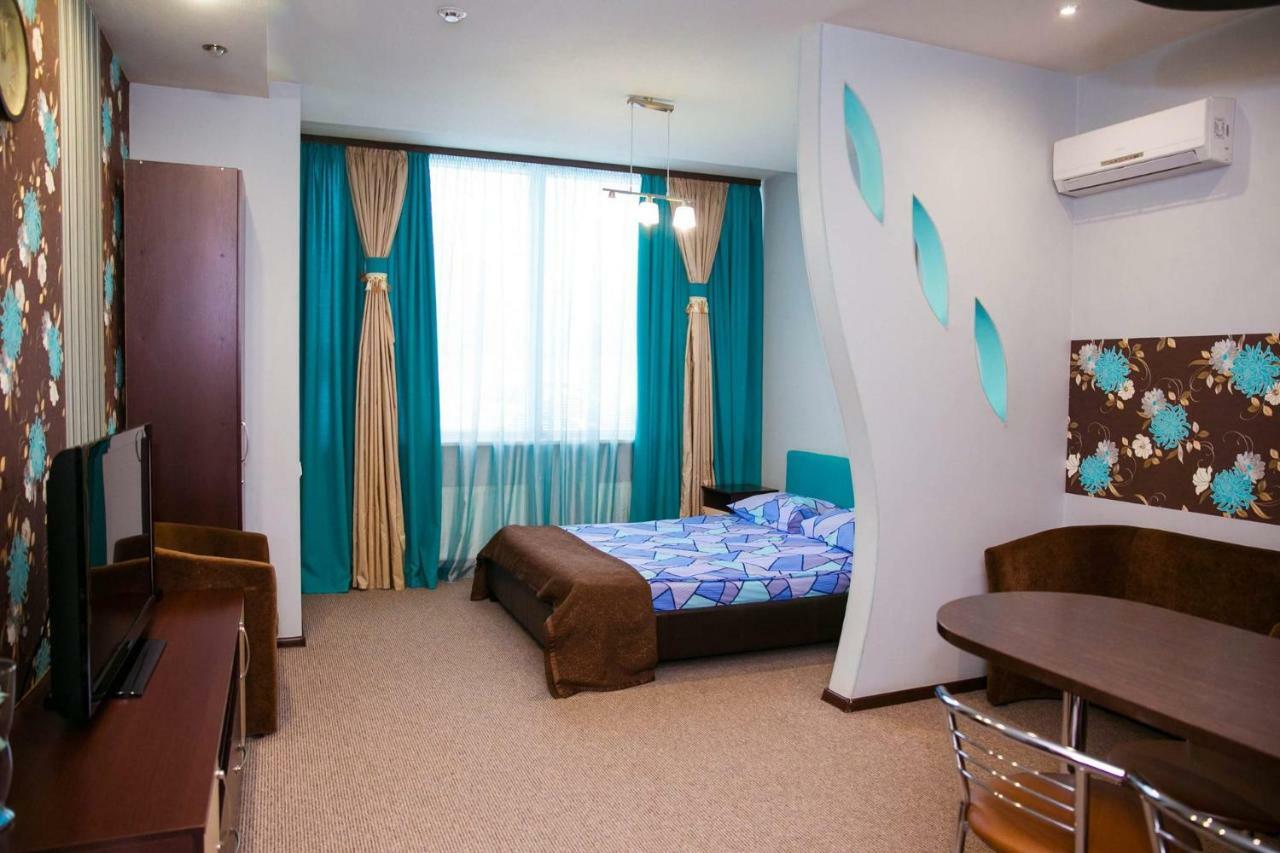 Siesta Hotel Kharkiv Bagian luar foto