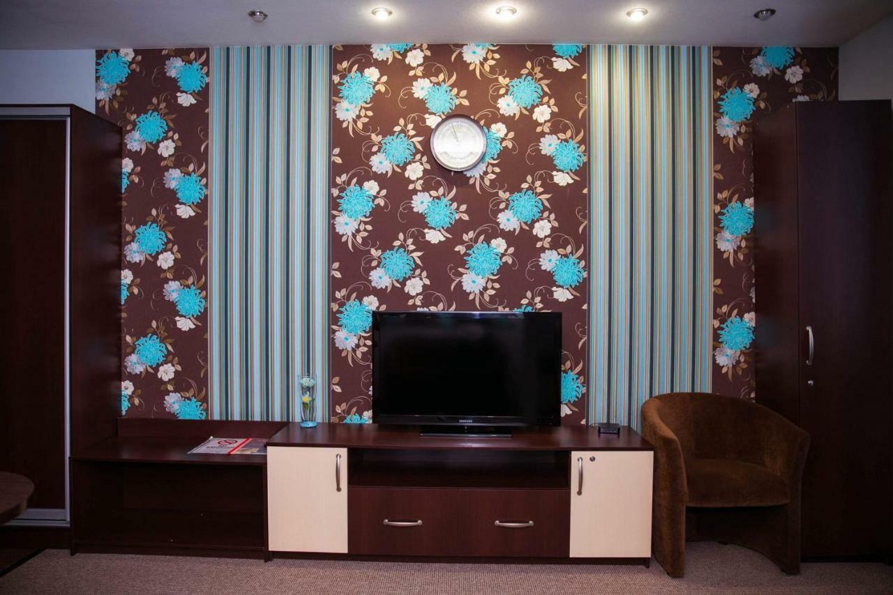 Siesta Hotel Kharkiv Bagian luar foto