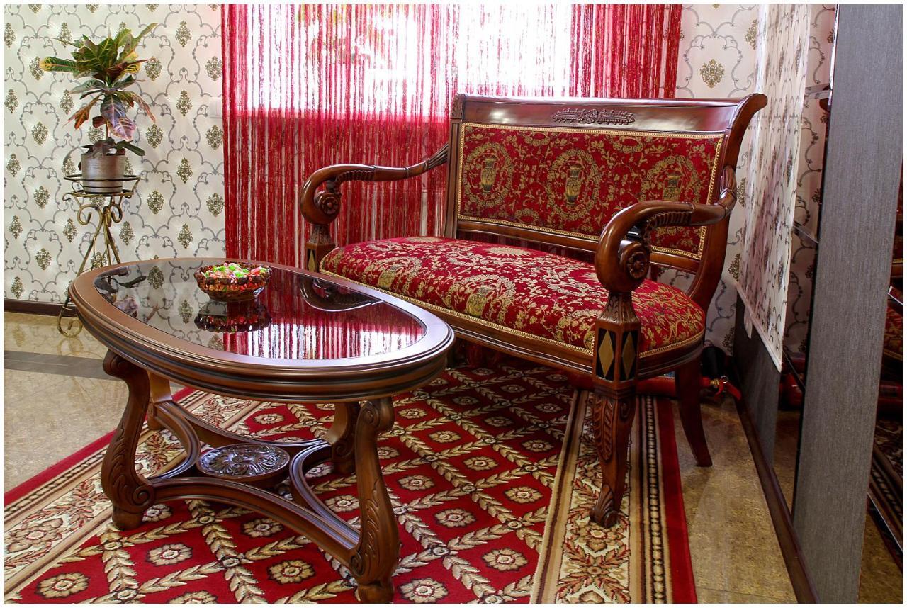 Siesta Hotel Kharkiv Bagian luar foto
